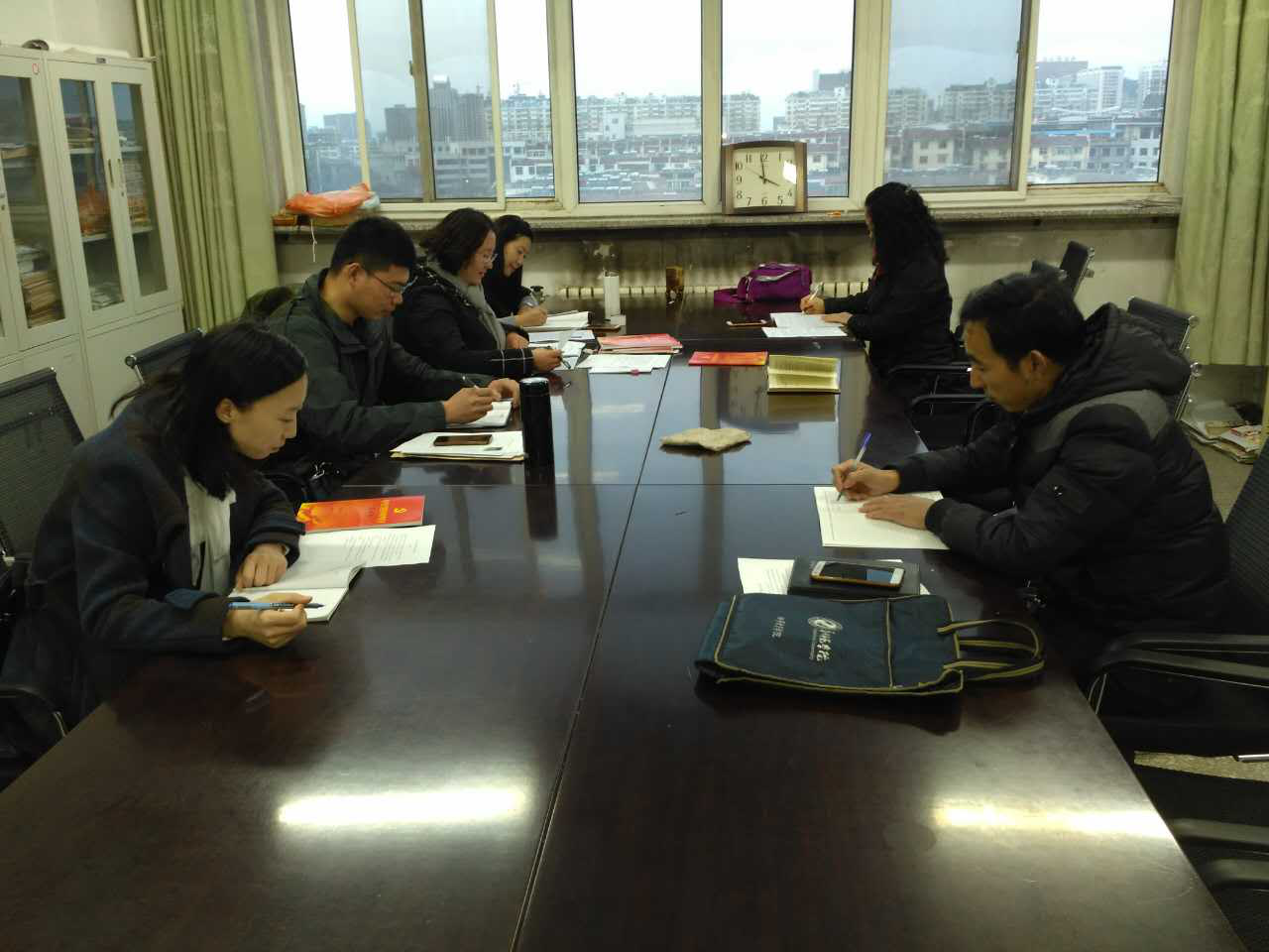 教育学专业教工党支部召开组织生活会民主评议党员